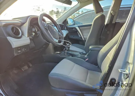 2015 Toyota Rav4 Le z USA, uszkodzony, nr VIN 2T3ZFREV2FW230786